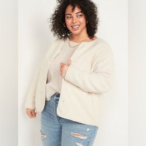 NWOT Cozy Sherpa jacket , fully lined with snap closures, size XXL